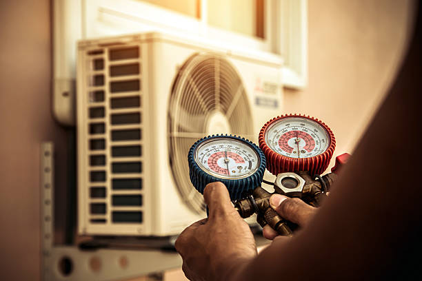 Professional Ductwork Repair technician working in Florissant, MO
